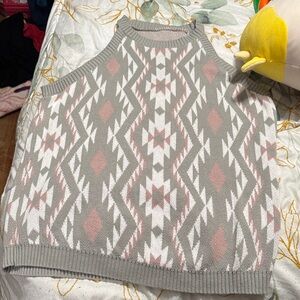 Amazon Gray and Pink Patterned Tank Top